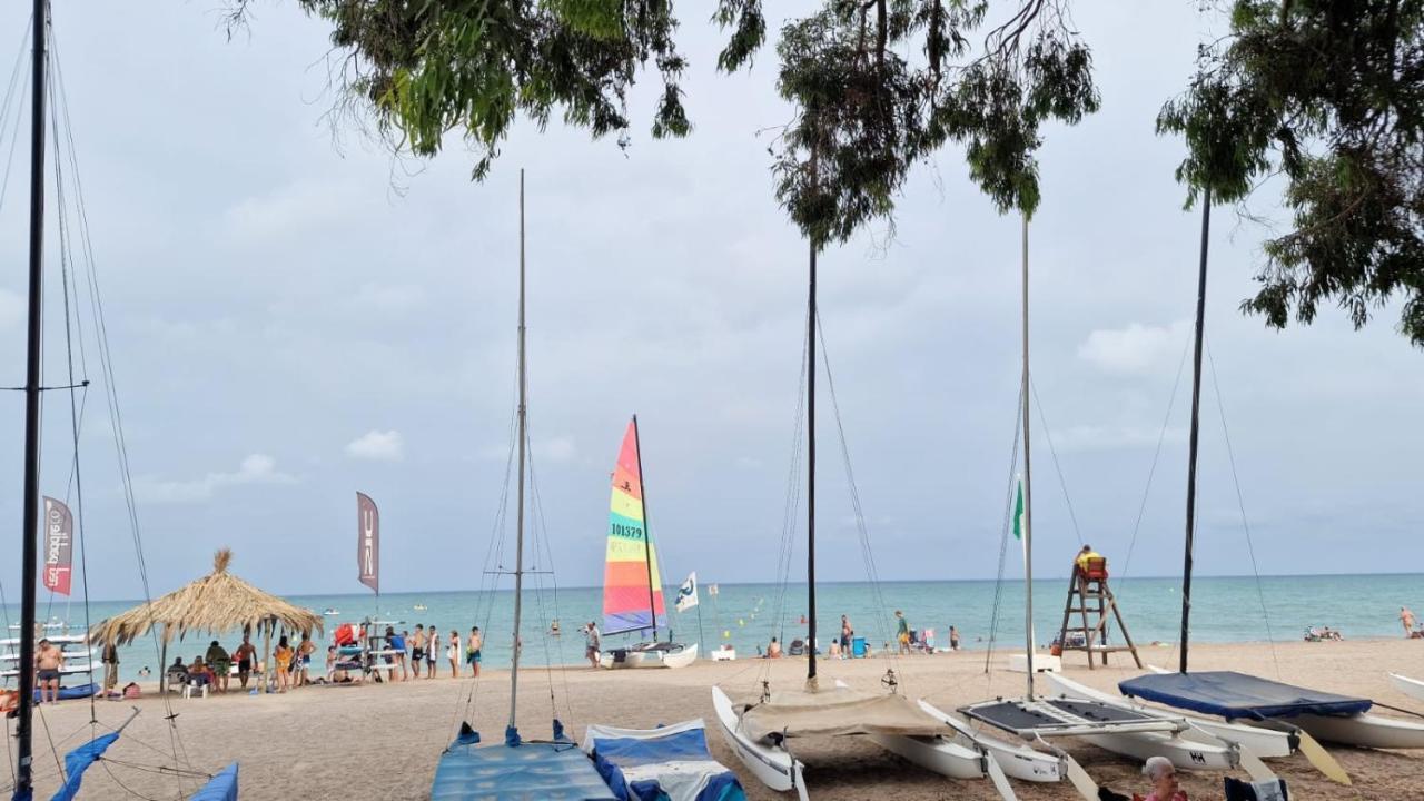 Apartamento De 1 Habitacion Frente Al Mar Y Con Piscina Apartman Benicàssim Kültér fotó