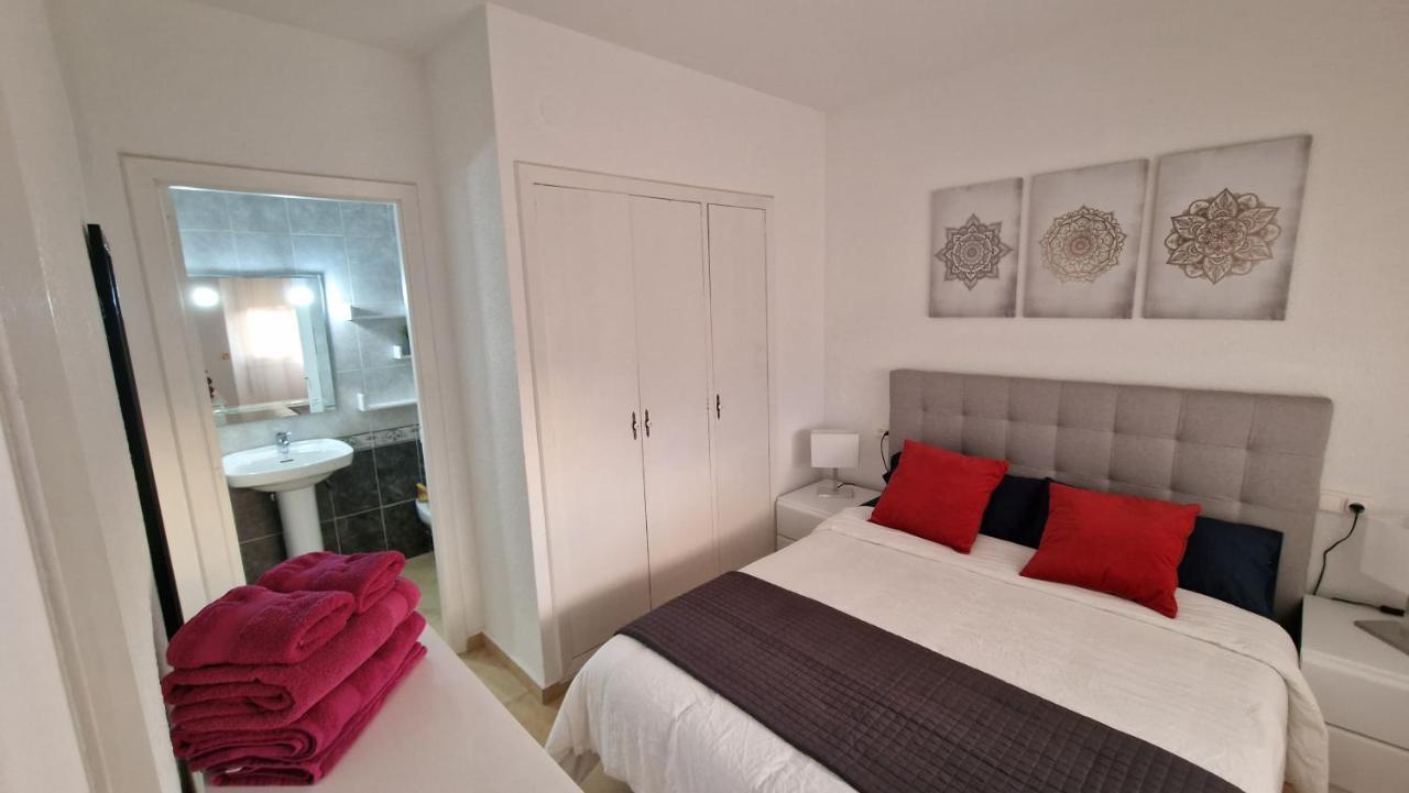Apartamento De 1 Habitacion Frente Al Mar Y Con Piscina Apartman Benicàssim Kültér fotó
